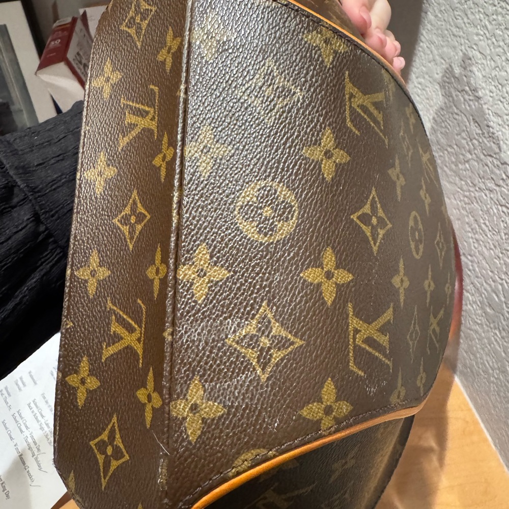 Authentic Louis Vuitton bag - Picture 4 of 5